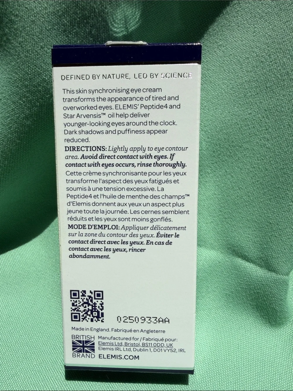 ELEMIS Peptide4 Eye Recovery Cream - White with Navy Accents
